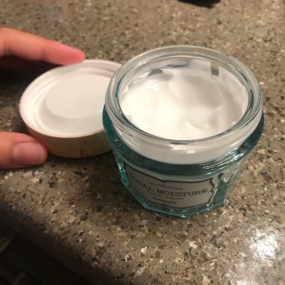 Moisture cream